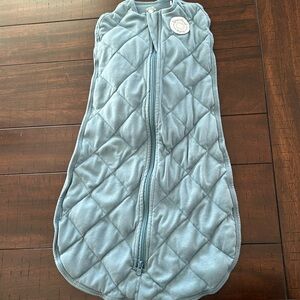 NWOT Dreamland baby weighted sleep swaddle- size small